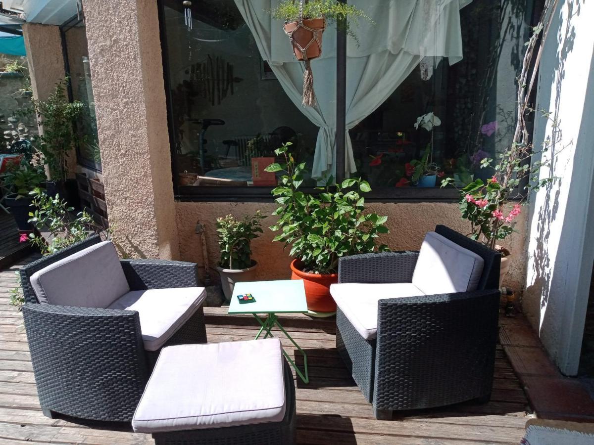 BELLE MAISON DE CARACTERE DE VILLAGE et STUDIO PISCINE Privée 9 PERS Millas Extérieur photo