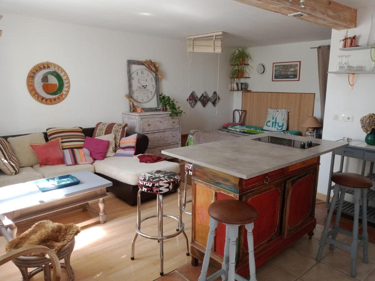 BELLE MAISON DE CARACTERE DE VILLAGE et STUDIO PISCINE Privée 9 PERS Millas Extérieur photo