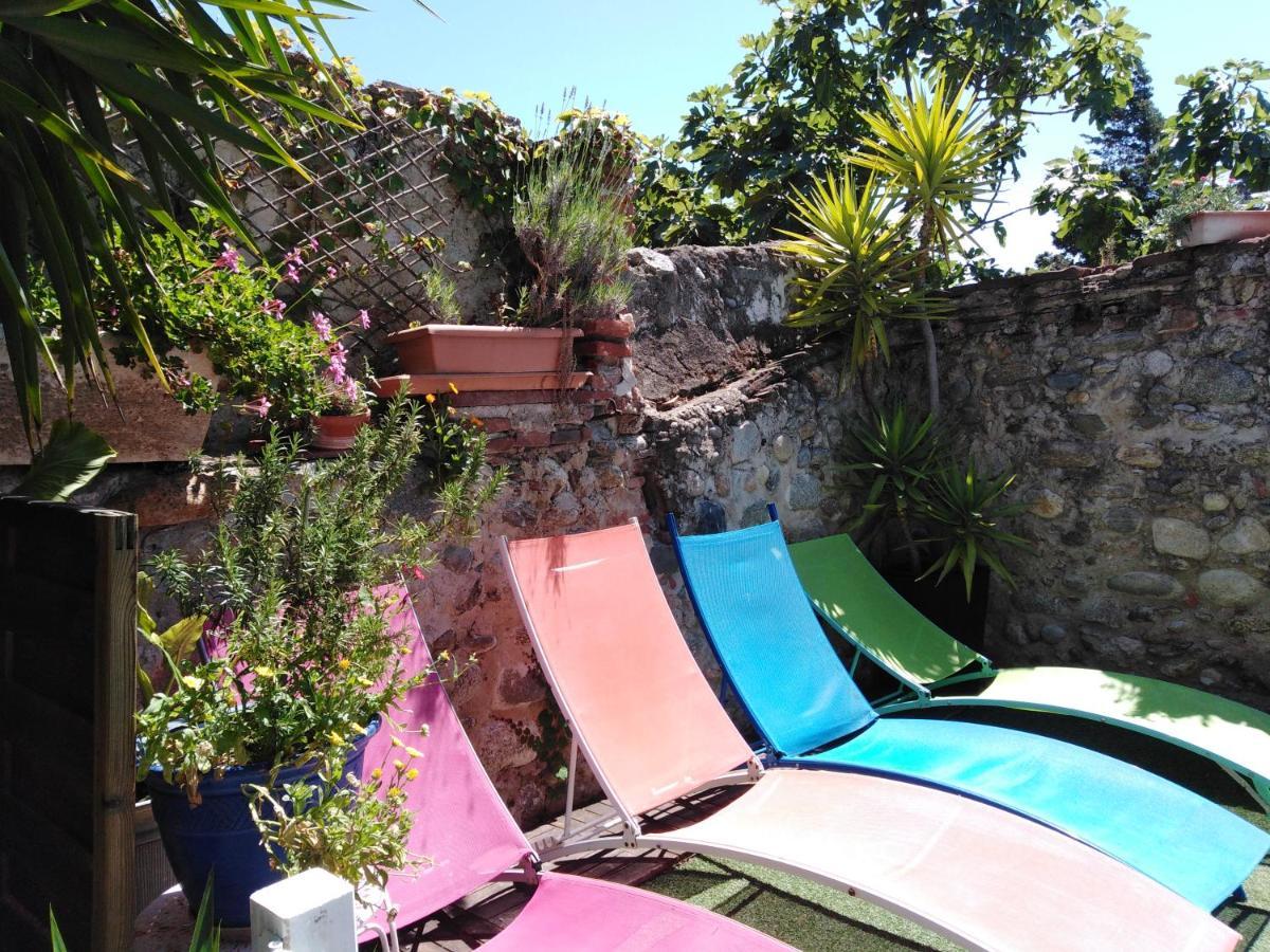 BELLE MAISON DE CARACTERE DE VILLAGE et STUDIO PISCINE Privée 9 PERS Millas Extérieur photo