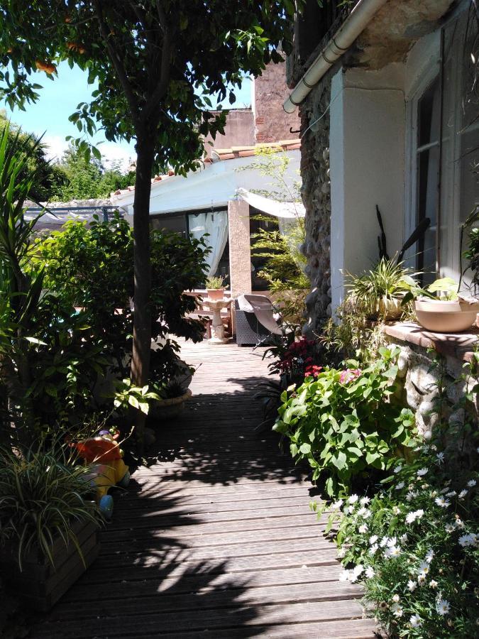 BELLE MAISON DE CARACTERE DE VILLAGE et STUDIO PISCINE Privée 9 PERS Millas Extérieur photo